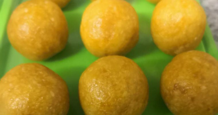 APRICOT ENERGY BITES