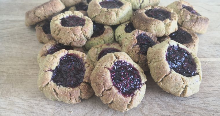 PISTACHIO & BLUEBERRY-FILLED COOKIES